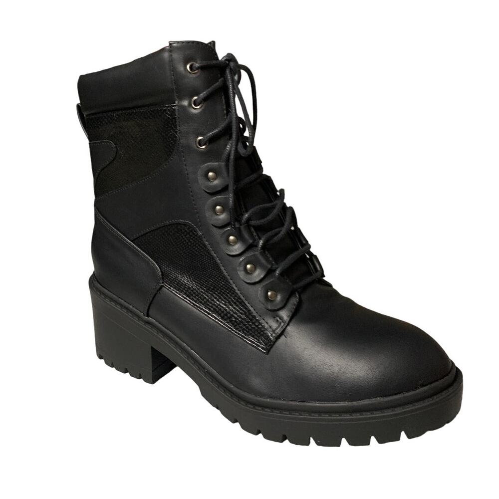 Women's WIDE Lace Up Lug Sole Combat Ankle Boot Size 12 W | NEW IN BOX